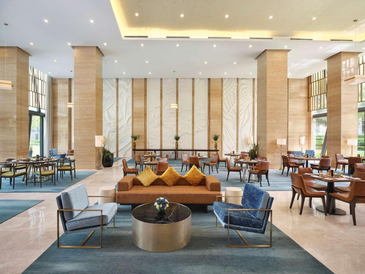 Radisson Blu Resort דואונג דונג מראה חיצוני תמונה The lobby of the hotel