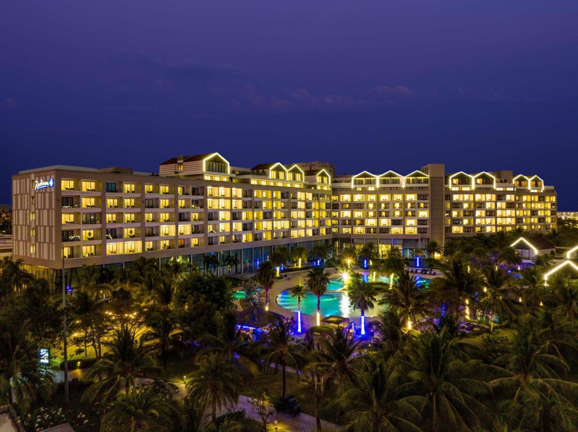 Radisson Blu Resort דואונג דונג מראה חיצוני תמונה Hilton Phuket Resort & Spa